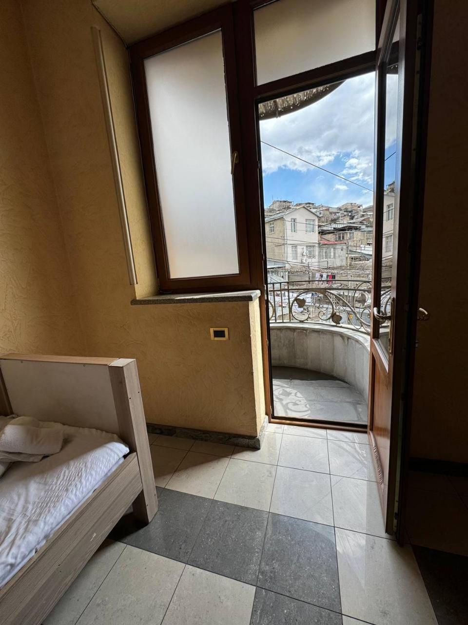 Centre Hotel-Hostel Yerevan Bagian luar foto
