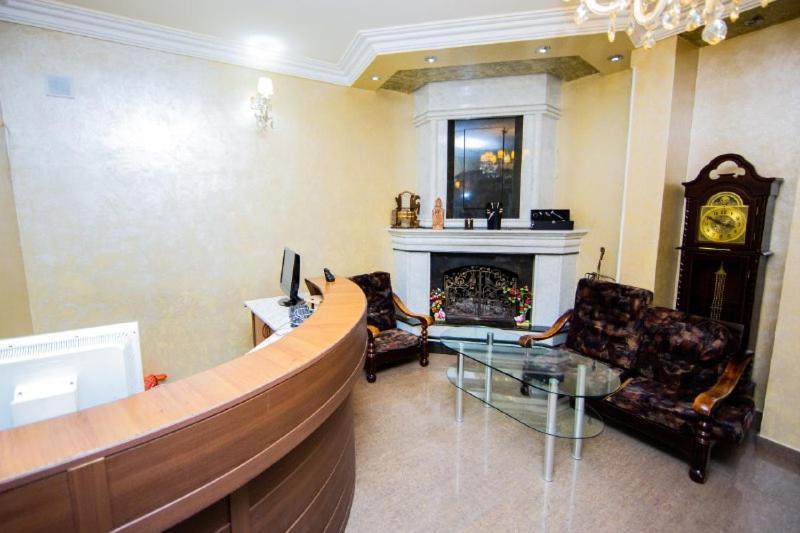 Centre Hotel-Hostel Yerevan Bagian luar foto