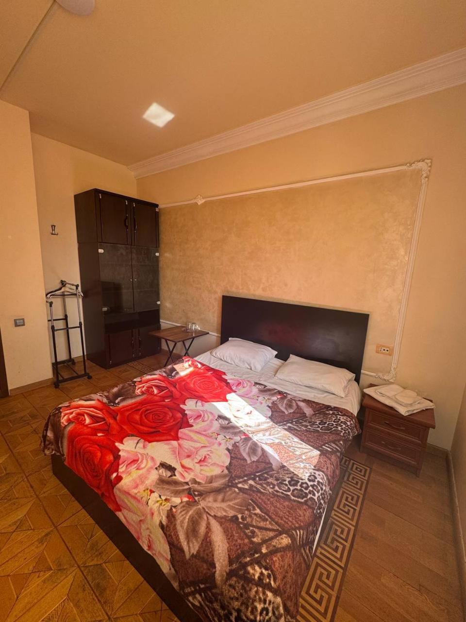 Centre Hotel-Hostel Yerevan Bagian luar foto